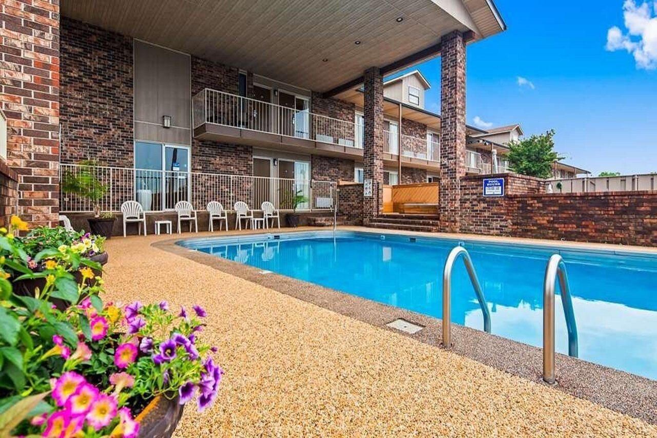 Best Western Sherwood Inn Clarksville Esterno foto