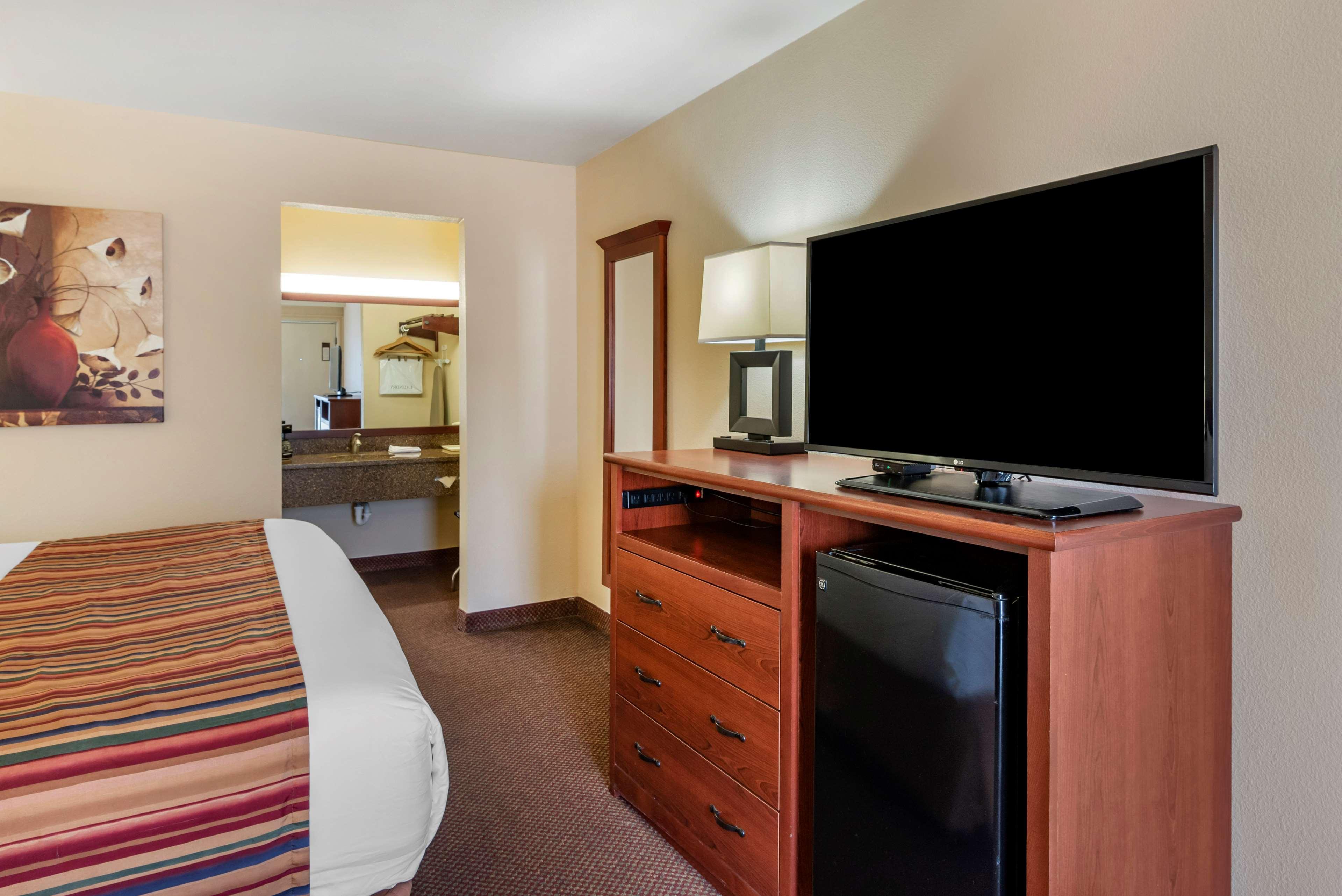 Best Western Sherwood Inn Clarksville Esterno foto