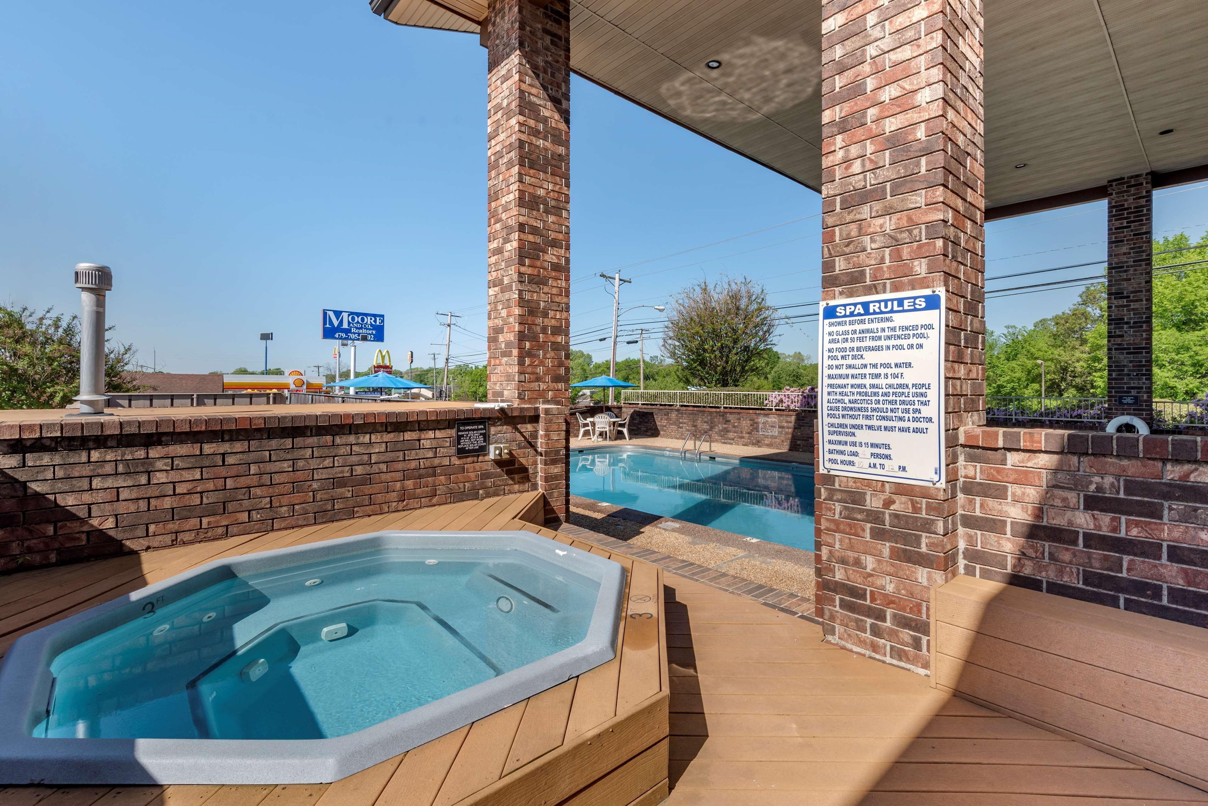 Best Western Sherwood Inn Clarksville Esterno foto